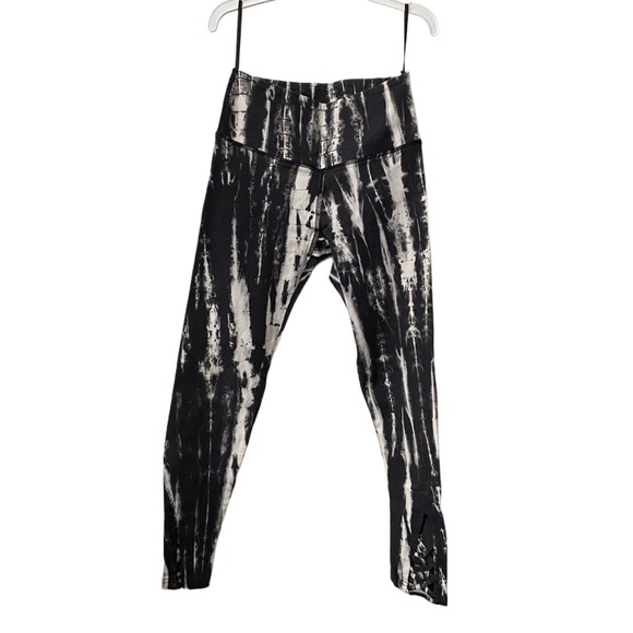 NWOT Wehi Tie-Dye Leggings Black/White Small - Picture 1 of 6